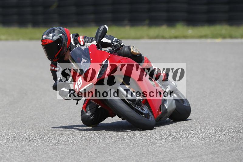 /Archiv-2025/27 12.06.2025 Ducati Schweiz Trackday Warmup  ADR/gelb-jeaune/19-2
